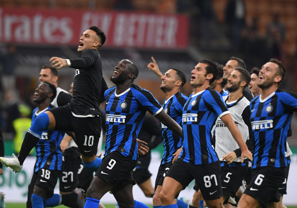 斯基拉：目前尤文从未考虑出售戴维，俱乐部依然对他充满信心